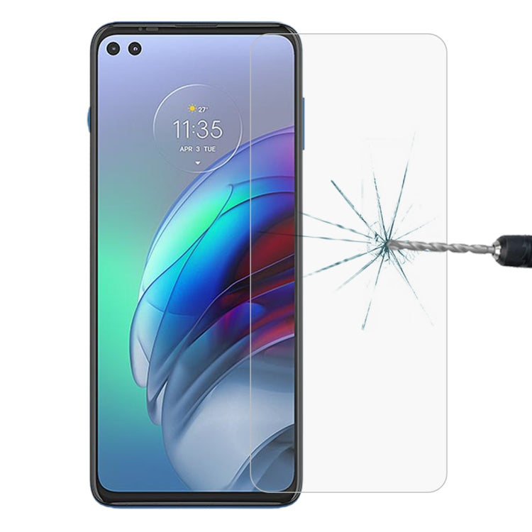 Tempered glass screen protector for smartphone, clear with curved 2.5D edges.
