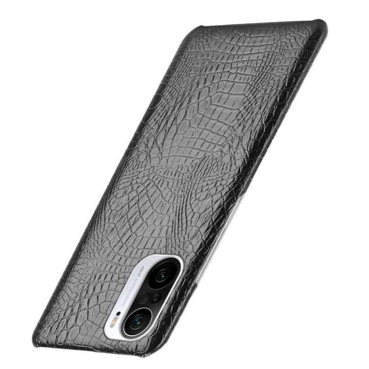 Black crocodile-texture shockproof phone case with camera cutout at back