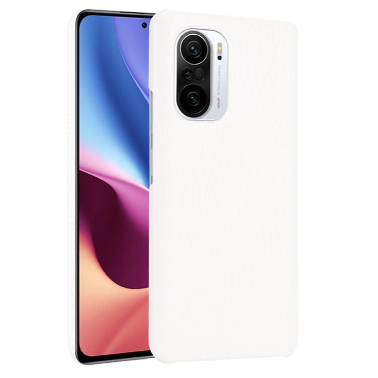 White shockproof smartphone case with smooth back and camera cutout
