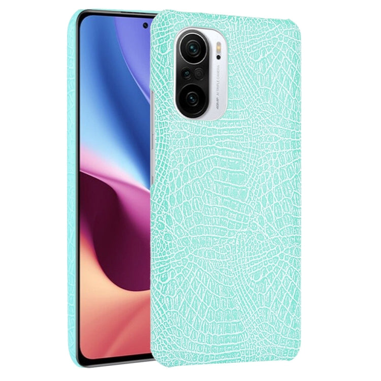 Shockproof crocodile-texture phone case, light green, with raised camera cutout