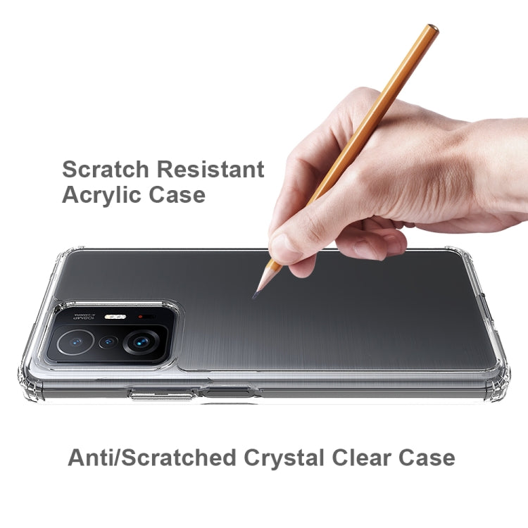 Transparent scratch-resistant phone case with protective bumper edge