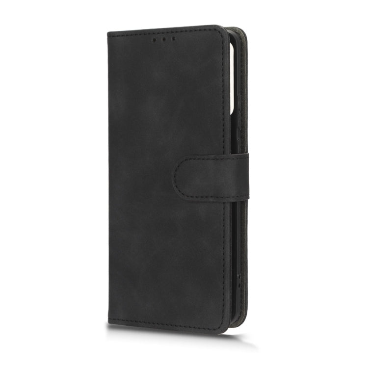 Magnetic flip leather phone case for Motorola Edge 40, black cover with magnetic strap
