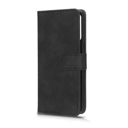 Magnetic flip leather phone case for Motorola Edge 40, black cover with magnetic strap
