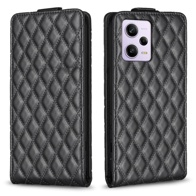Diamond lattice vertical flip leather phone case in black, with camera cutout
