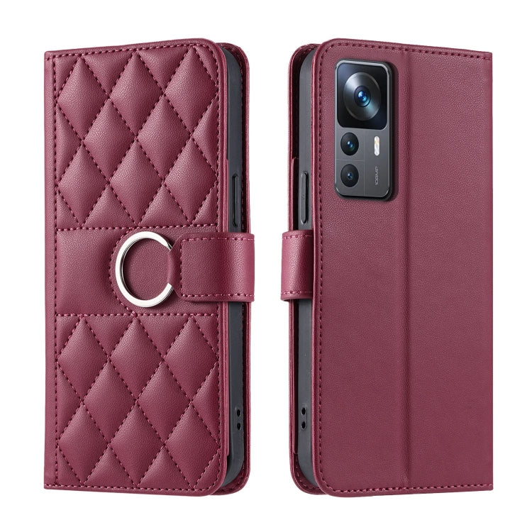 Rhombic leather phone case with ring buckle, quilted pattern, magenta/purple finish