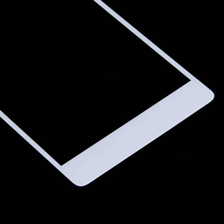 Tempered glass screen protector corner with rounded 2.5D edge