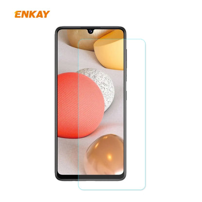 Curved tempered glass screen protector film applied on smartphone screen